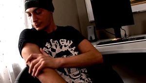 sweet lookig brunette gay Timo Hardy teasing us with his lovely black t-shirt 