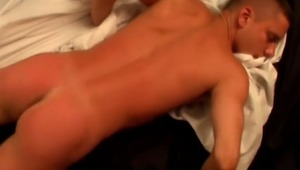 In this scene you get to see the gorgeous hunk putting on a sizzling hot solo masturbation bçperformance for your viewing pleasure. 