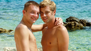 Gabriel opens his mouth and perfect behind for his pretty friend! 